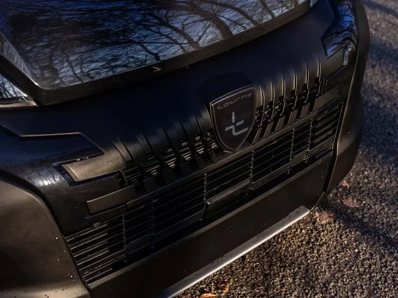 Billede 41 - 2026 - Tourne 6.4 Cruise aut. gear - Black   Den originale Tourne med langsgående senge