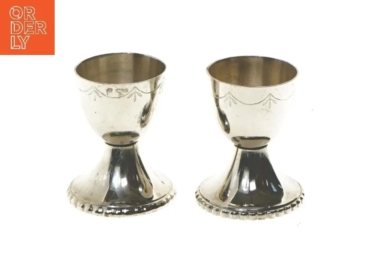 Billede 1 - Sæt af to æggebægre (str. 5,5x5,5 cm)