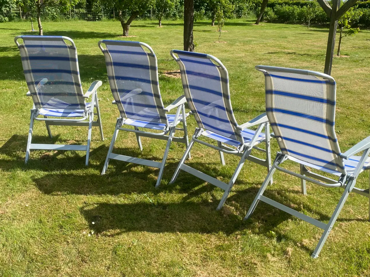 Billede 2 - 4 campingstole - position 