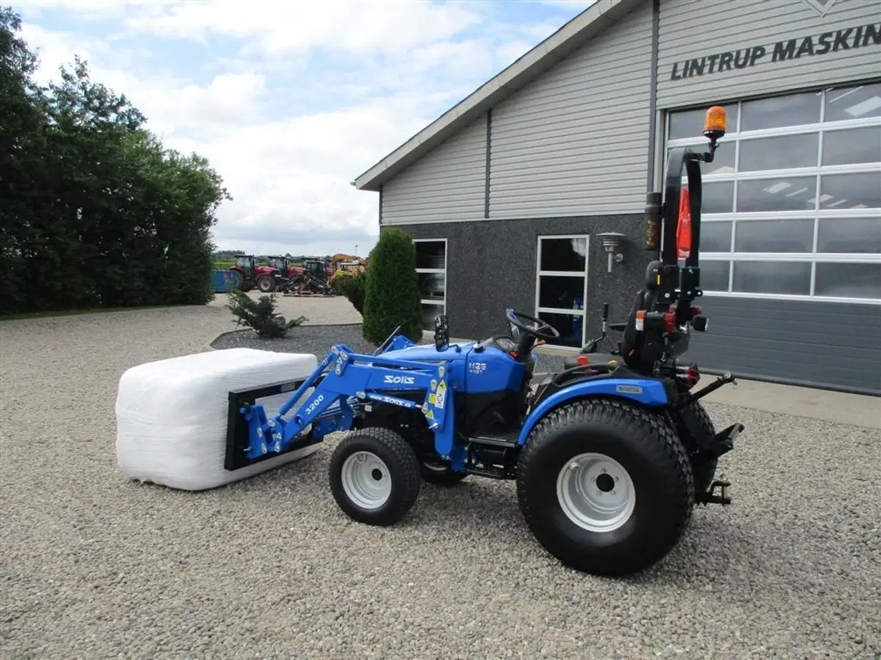 Billede 11 - Solis 26 HST med fuldhydraulisk frontlæsser på