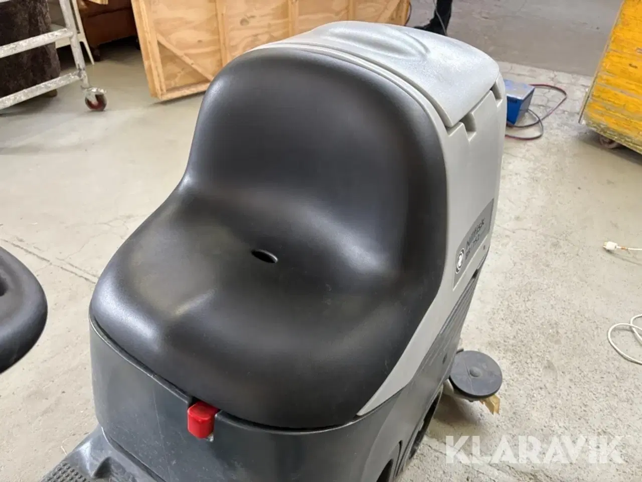 Billede 9 - Gulvvasker Nilfisk BR 752 ride-on scrubber-dryer