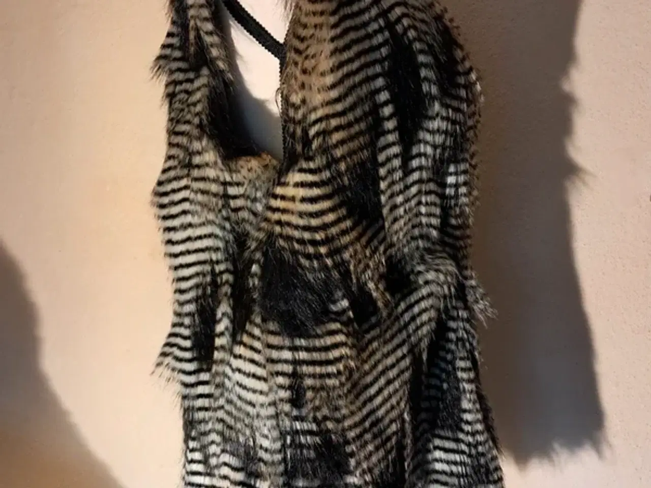 Billede 4 - Noémie & Co str. S/M Faux fur vest