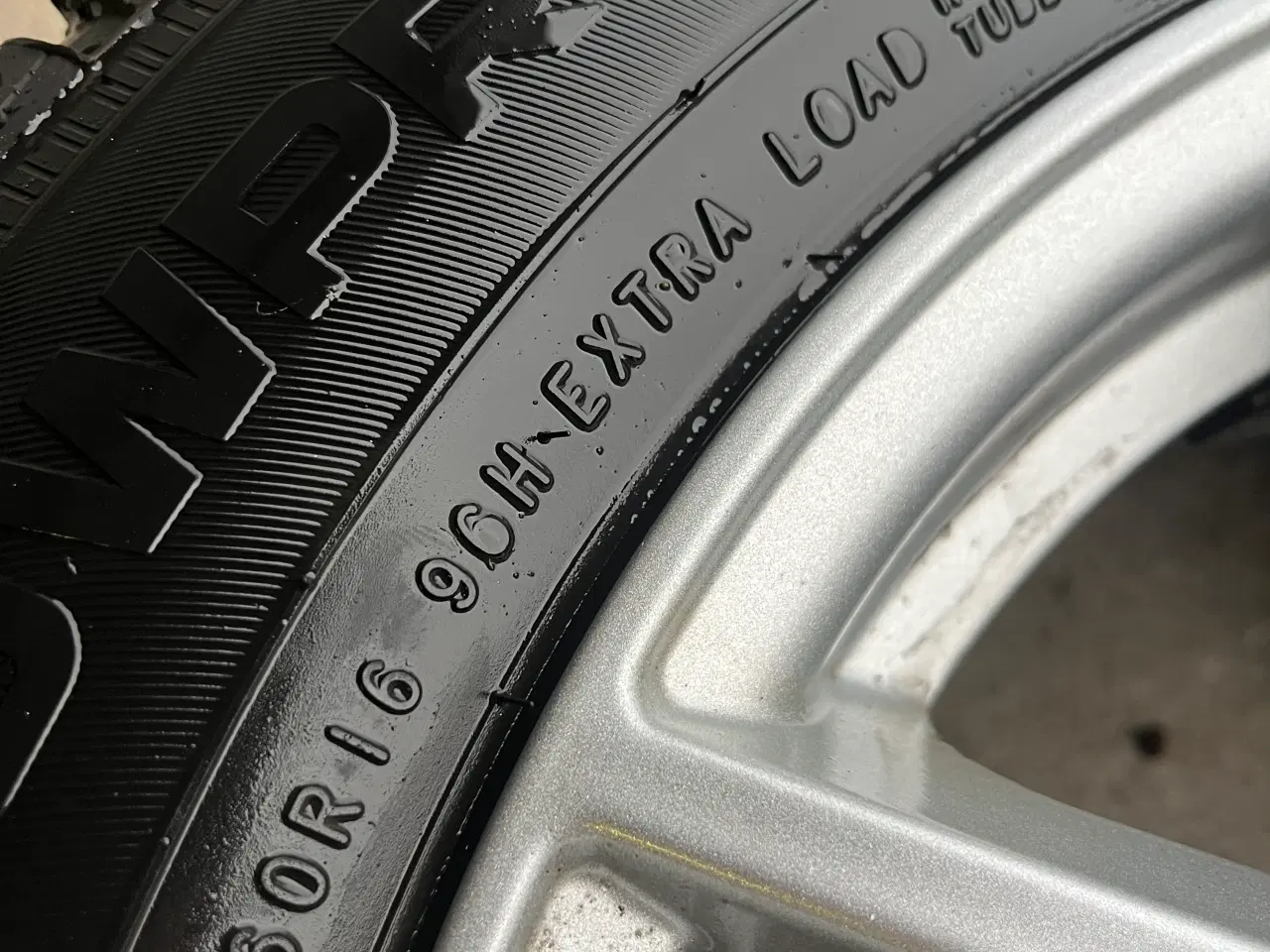 Billede 4 - Vinterdæk med masser af kilometer tilbage