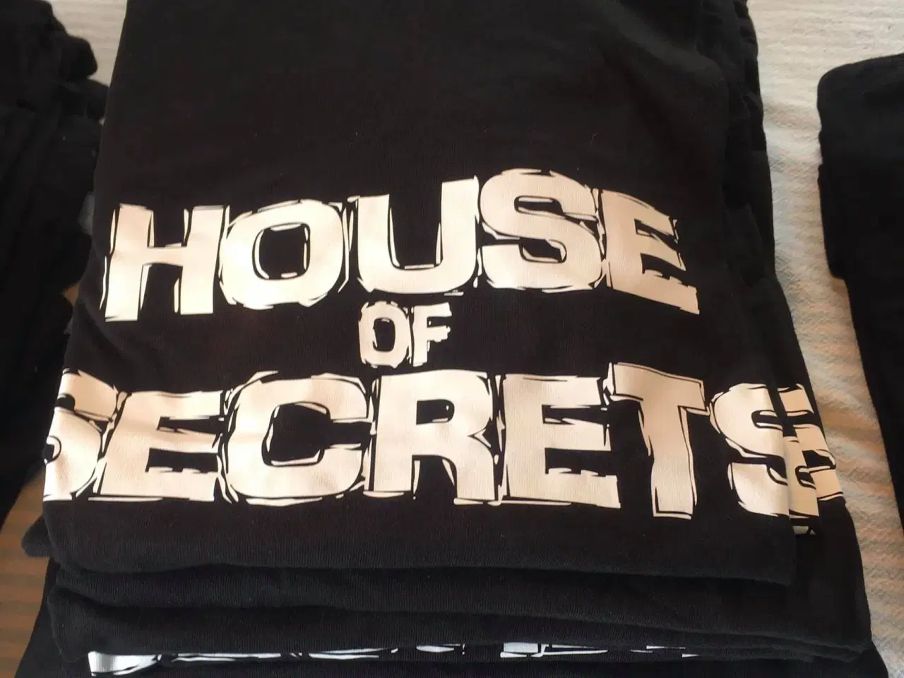 Billede 4 - T-shirts fra det danske rockband House of Secrets