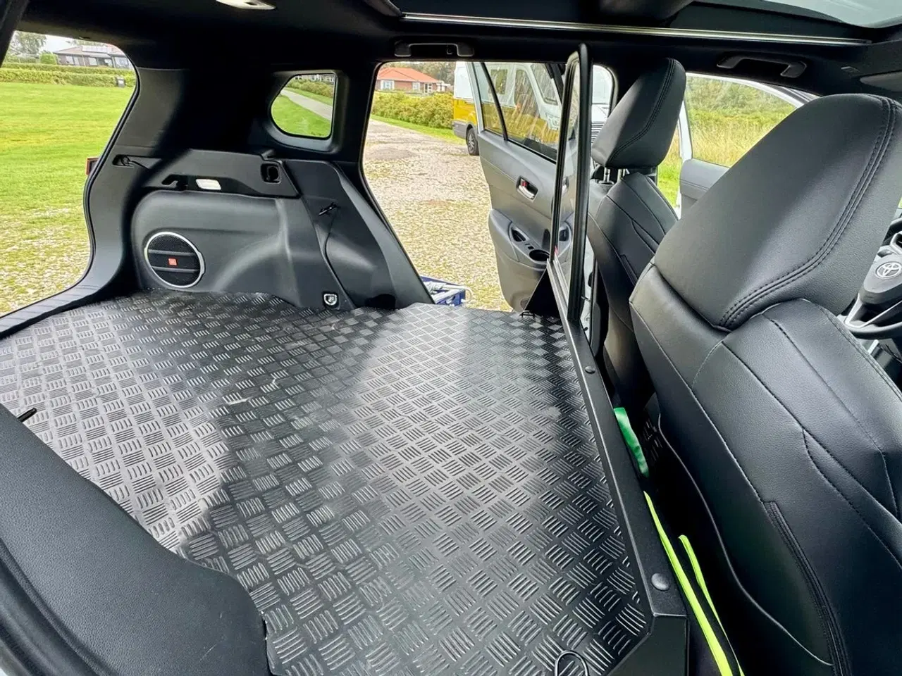 Billede 14 - Toyota Corolla Cross 2,0 Hybrid Elegant CVT Van