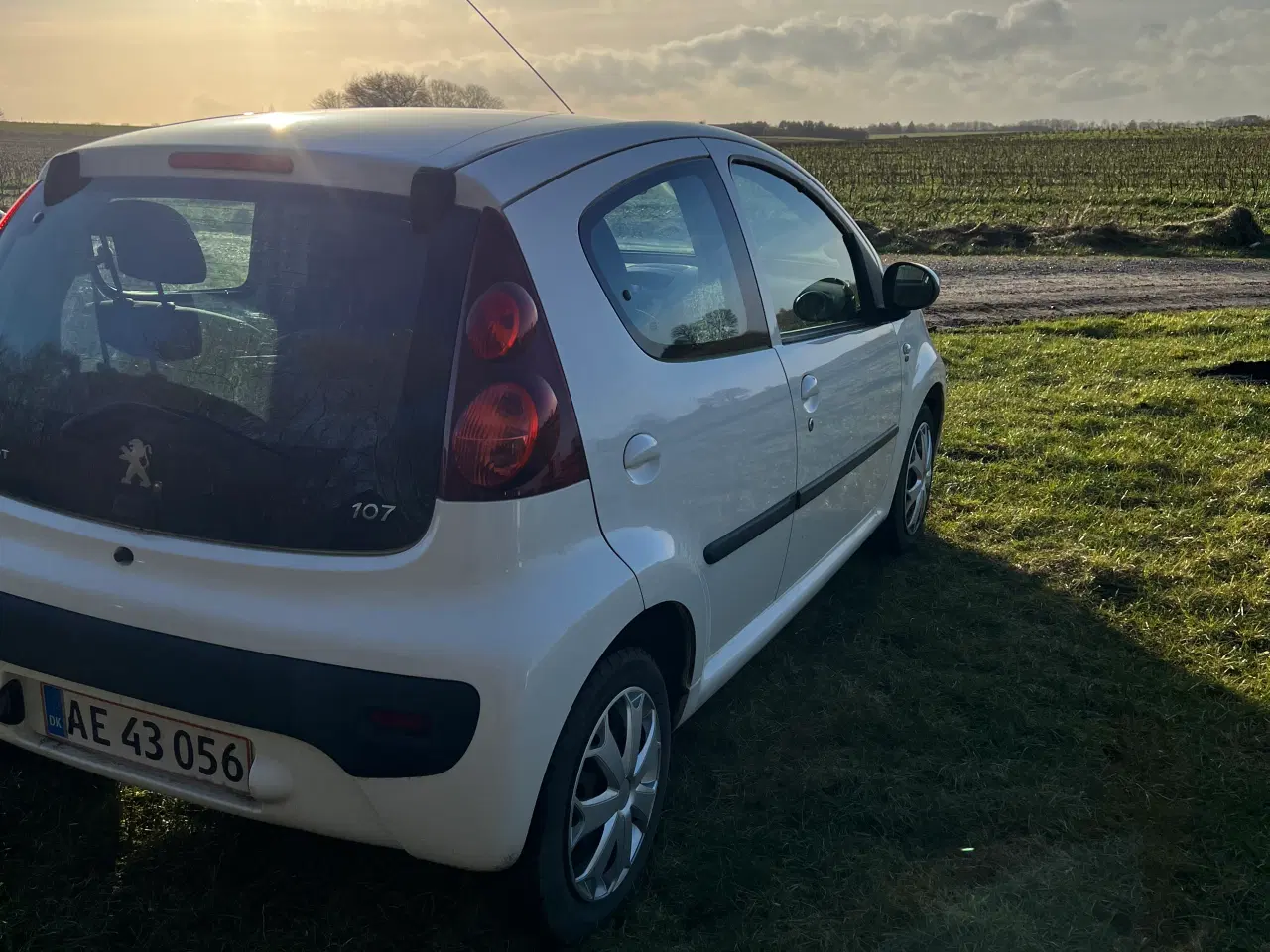 Billede 2 - Rigtig fin nysynet Peugeot 107