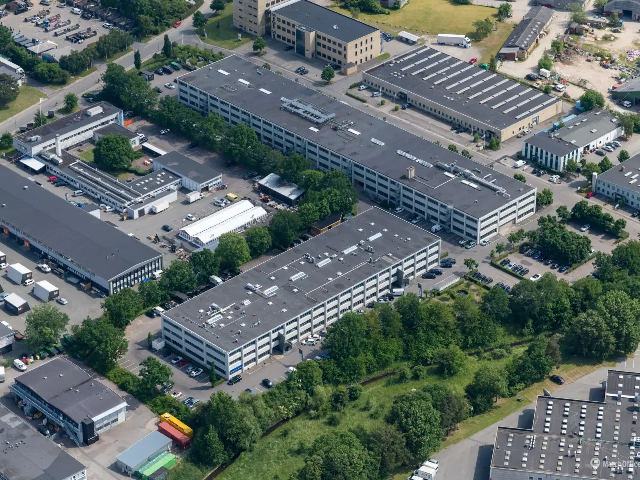 Billede 19 - Stor lager m. vareelevator og istandsat kontor med klimaanlæg