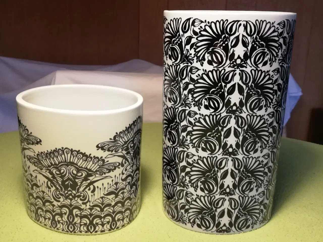 Billede 2 - 2 Bjørn Wiinblad fajance vaser Leilje og petunia