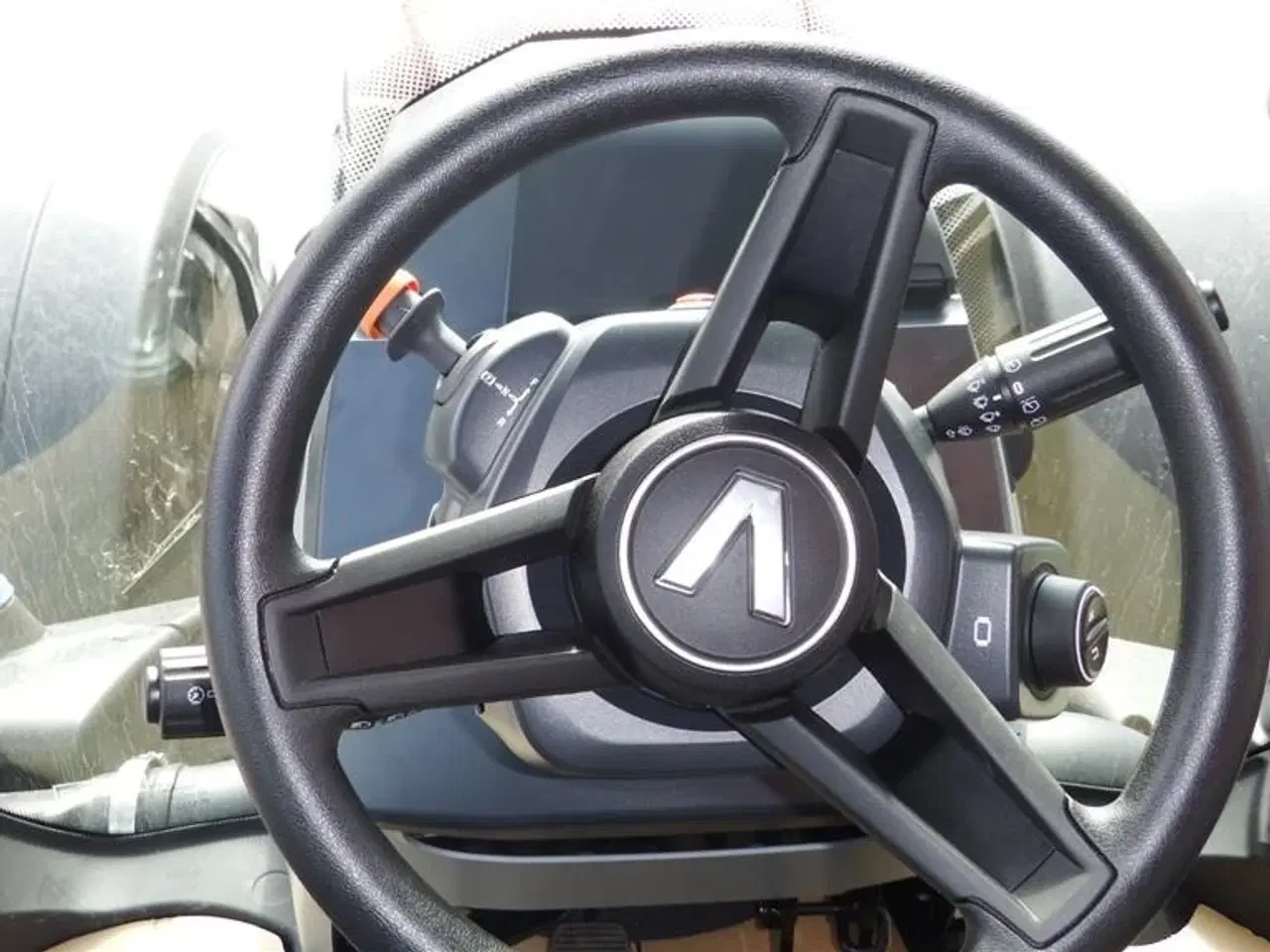 Billede 9 - Valtra T235 Direct Også en på lager med front Pto