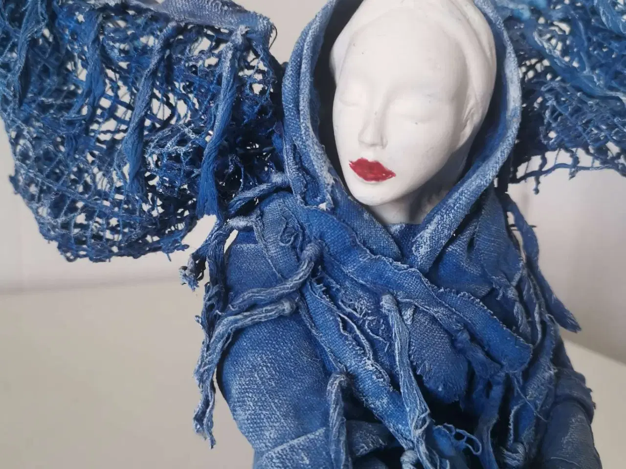 Billede 10 - 💙 Blå Engel – Håndlavet Kunstværk 🕊️