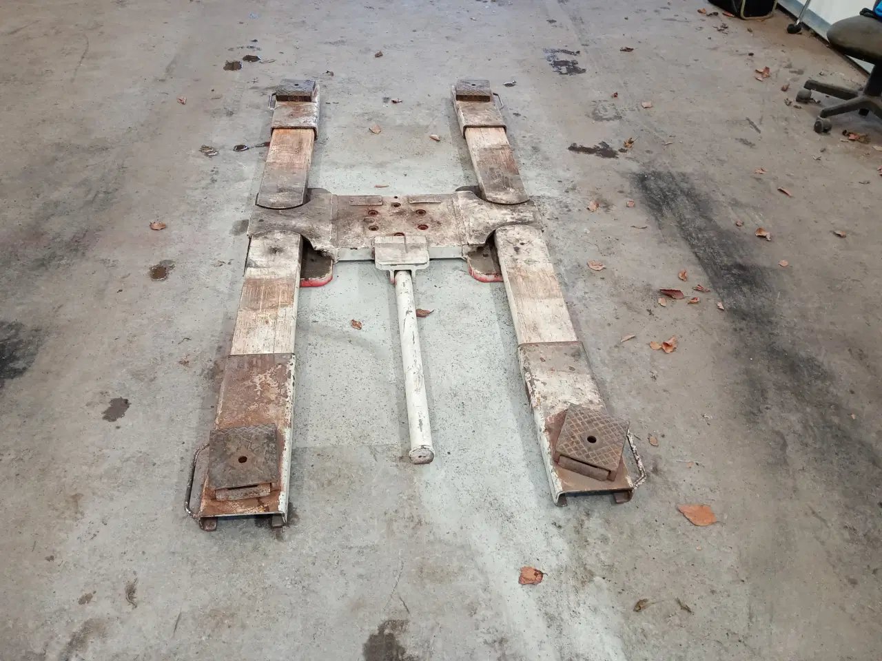 Billede 5 - Sælges 1 Søjlet Stenhøj Lift 3000 Kg.