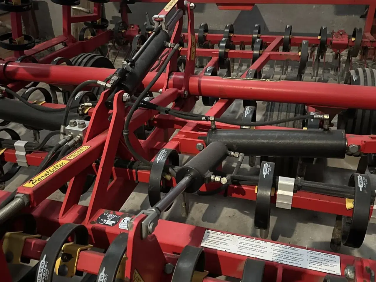 Billede 4 - Väderstad 8m NZE. Meget velholdt harve. Der er kun 5 cm. tandafstand.