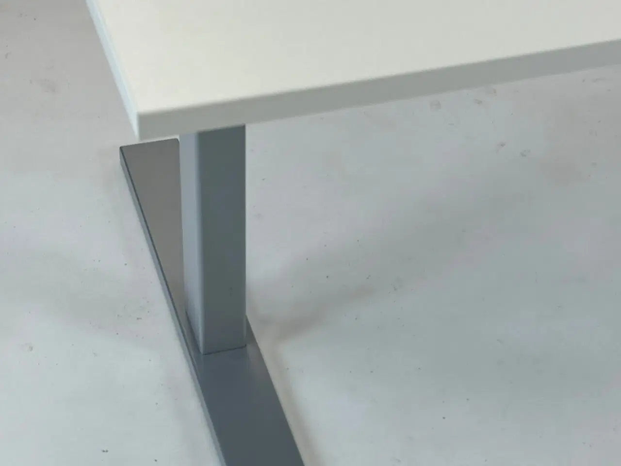 Billede 3 - 120x80 hæve/sænkebord | HolmrisB8