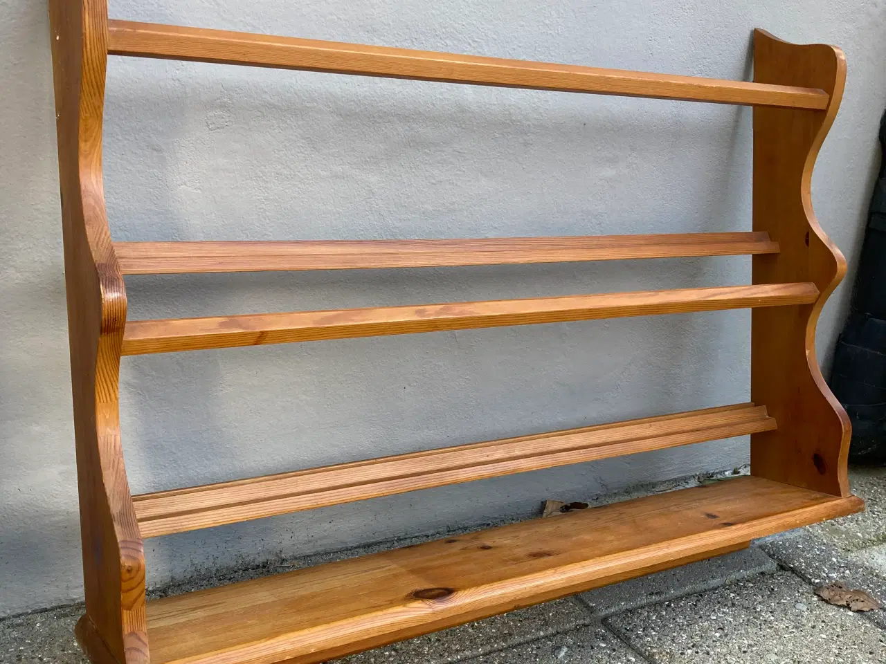 Billede 1 - Vintage 1970’er tallerkenrække i fyrretræ