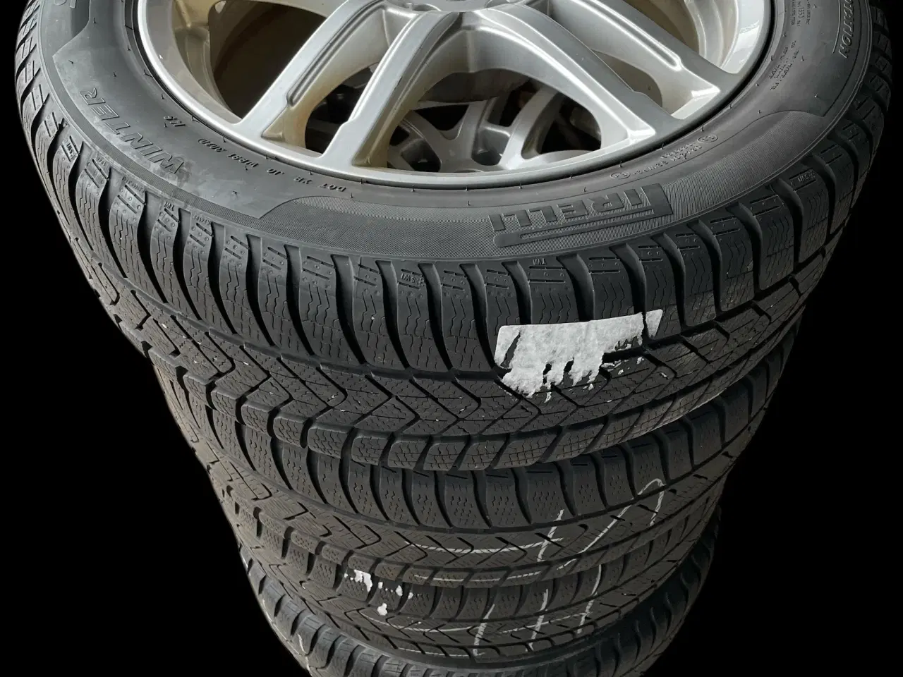 Billede 1 - 17 VW Passat GTE 215/55r17 Ref.752 vinter