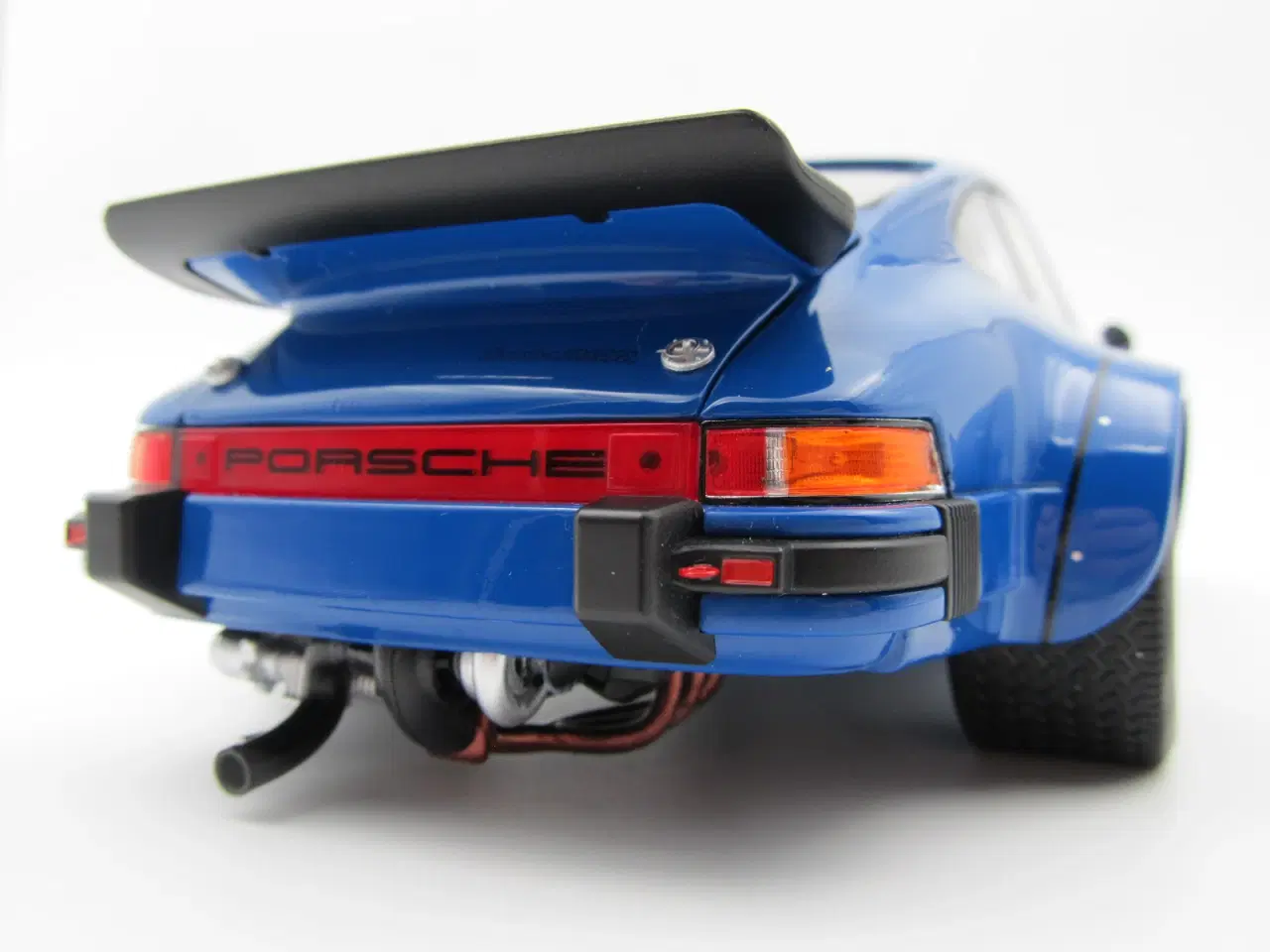 Billede 6 - 1976 Porsche 911 / 934 RSR Limited Edition 1:18