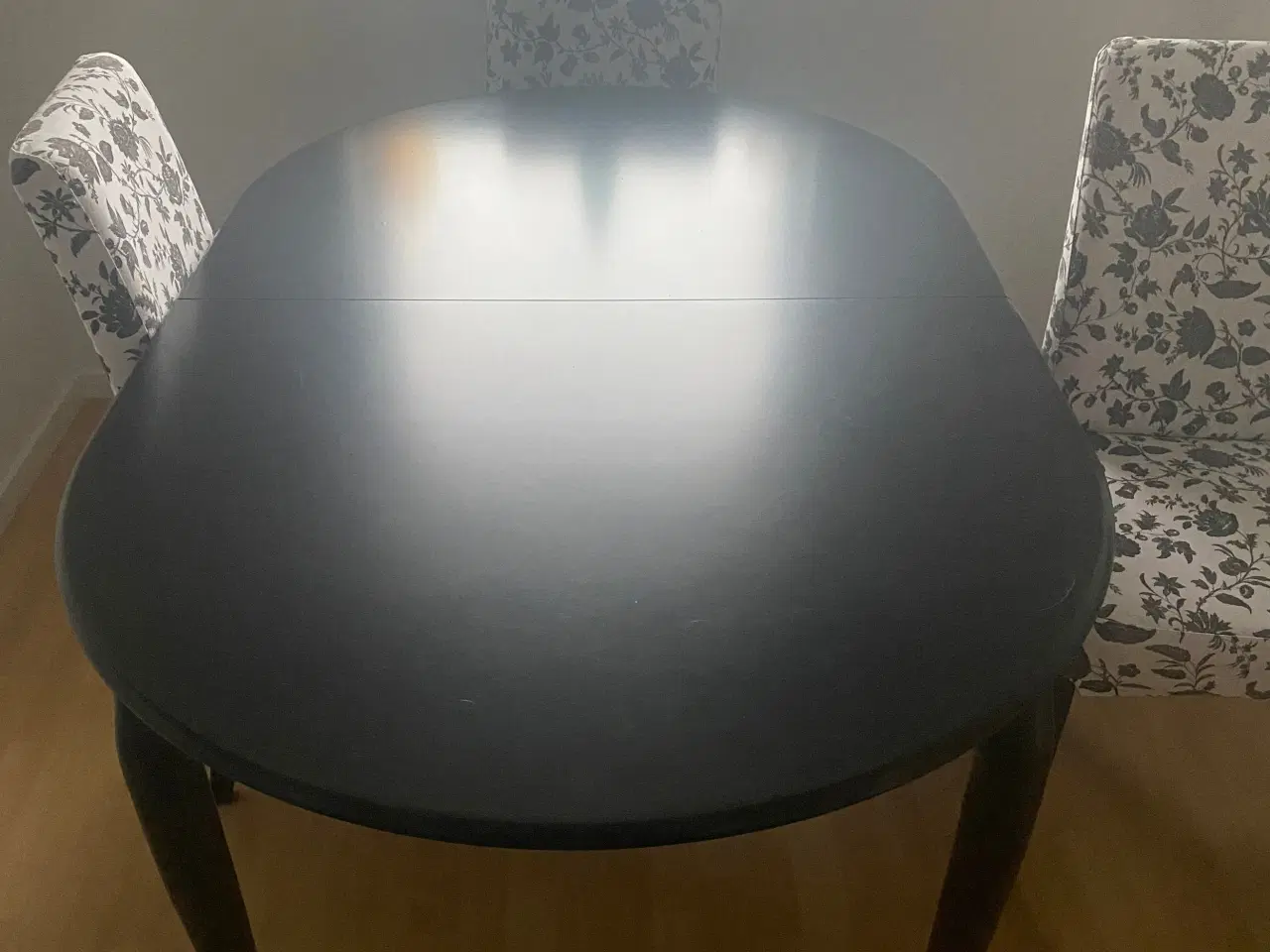 Billede 2 - Spisebord med 6 stole