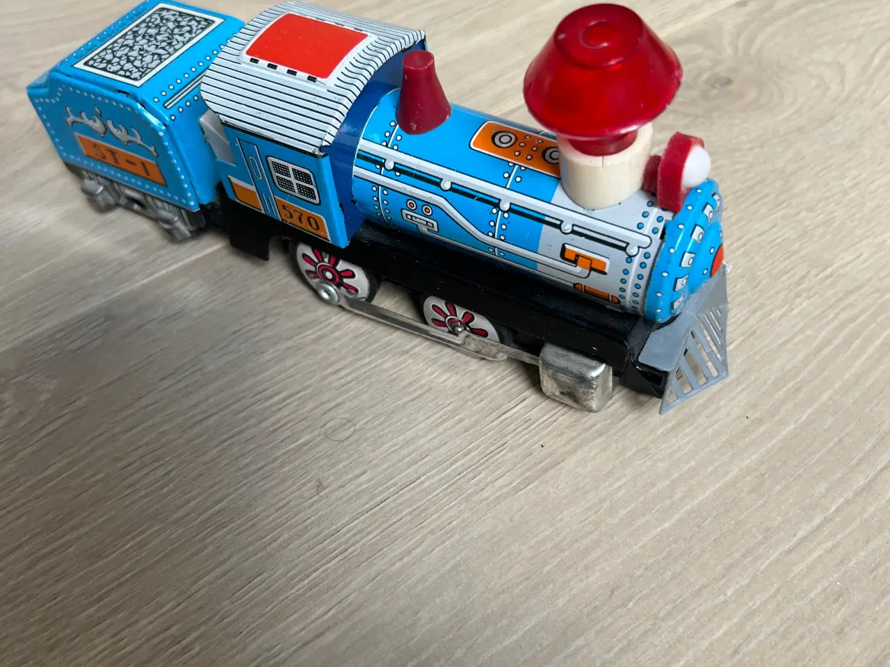 Billede 2 - Blåt legetøjstog i blik med vogn