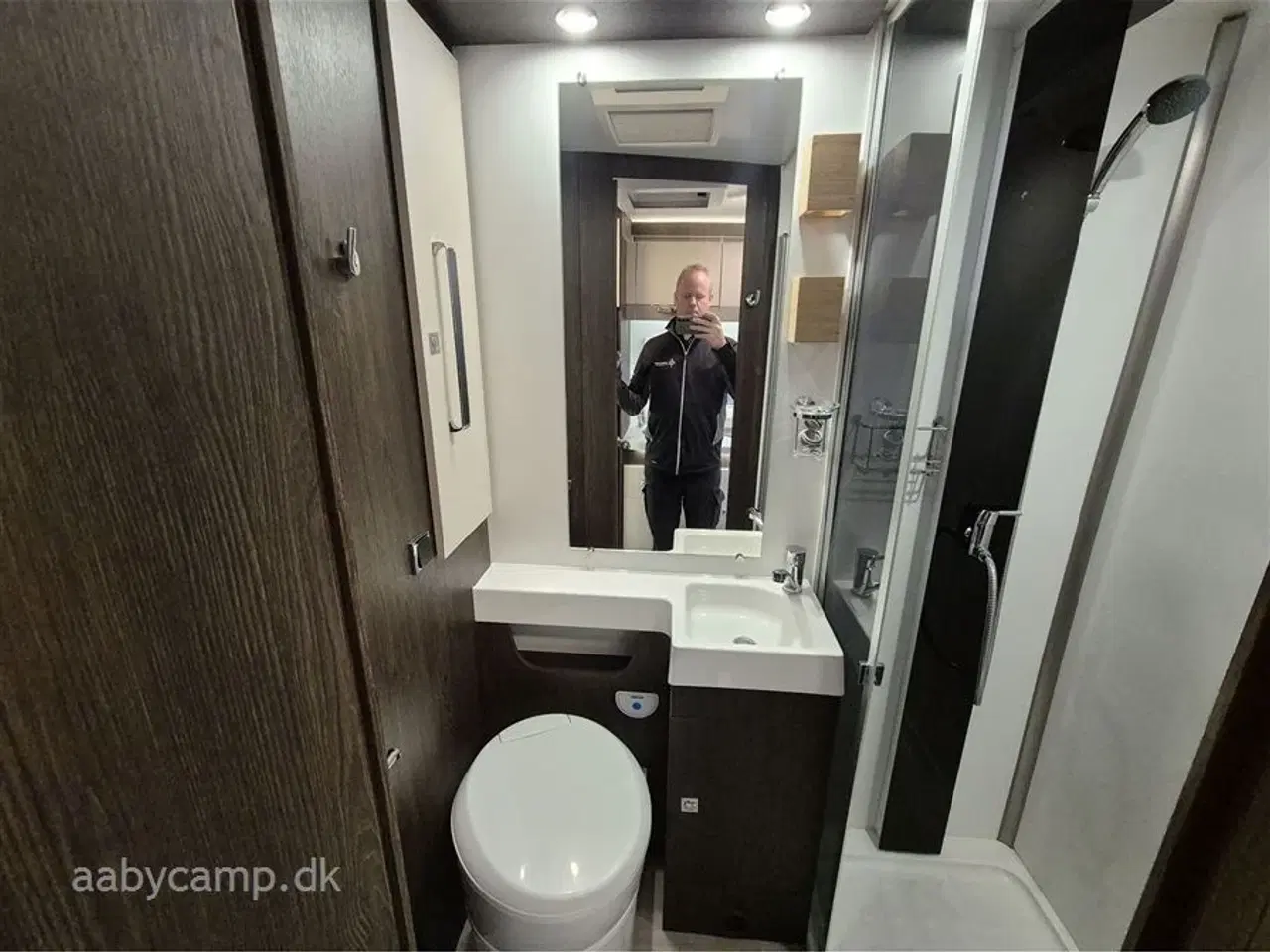 Billede 16 - 2020 - Benimar Tessoro 483   Nk pakke. Automatgear. solceller. Lithium batteri. inverter. maxxfan. Duo control. Markise. helårsdæk. undervognsbehandlet