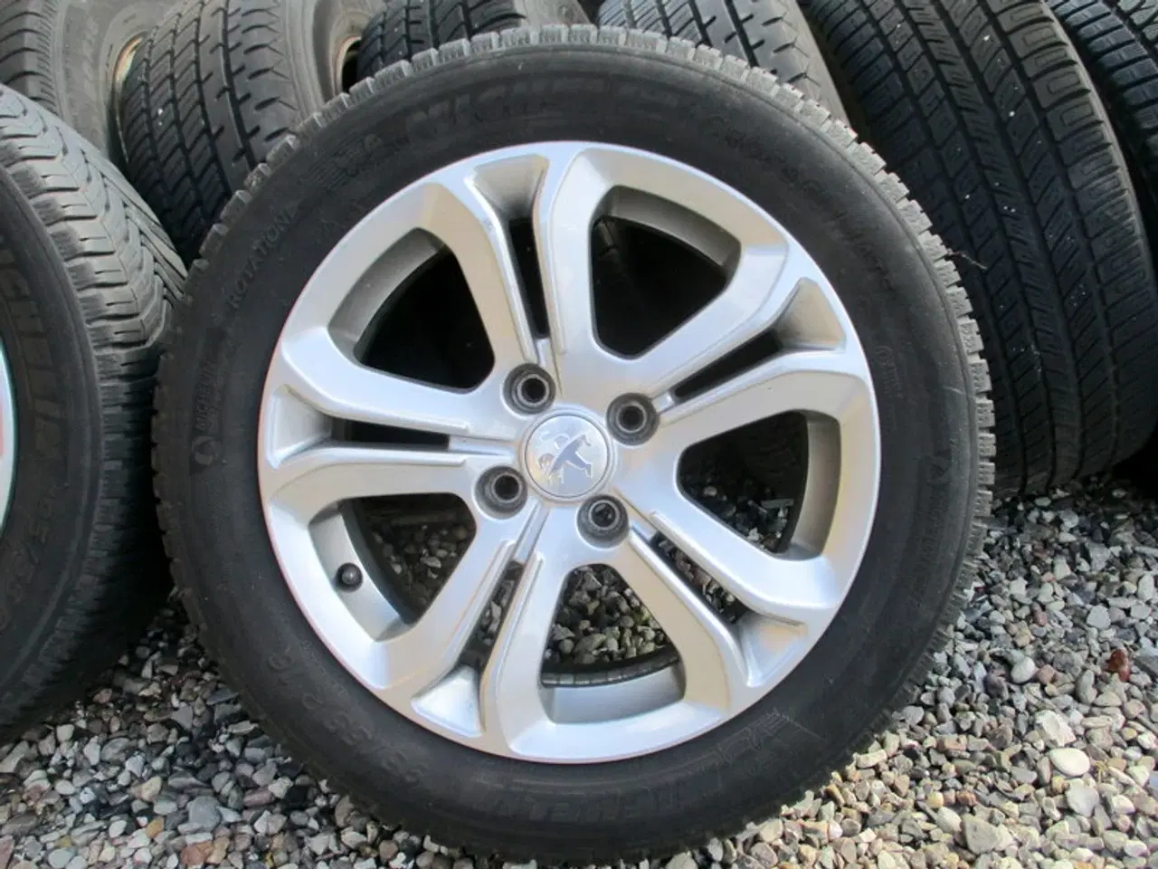 Billede 2 - 16" Peugeot 4X108 ET23 195/55/16" helårsdæk