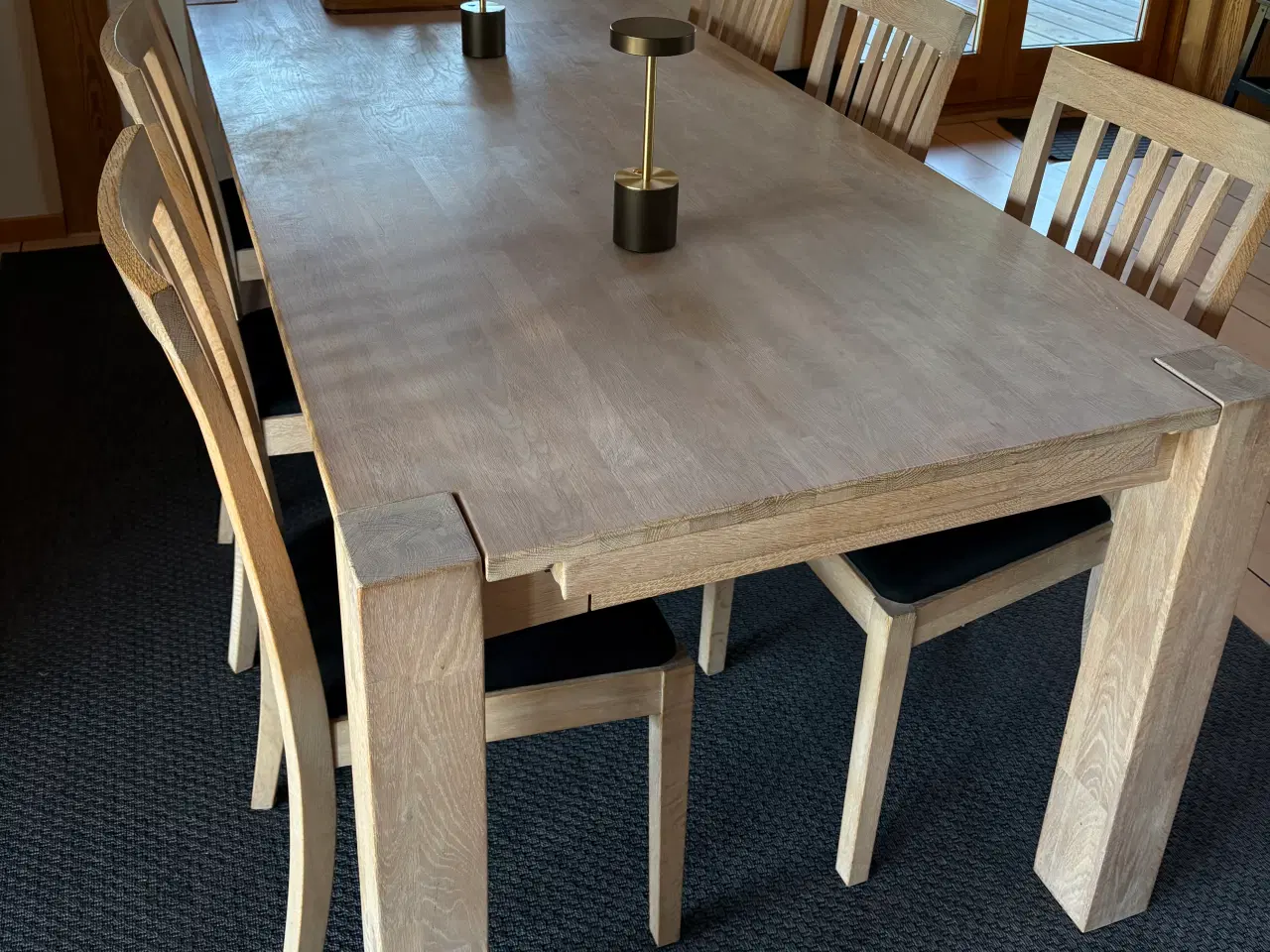 Billede 2 - Spisebord med 6 stole og 2 tillægsplader