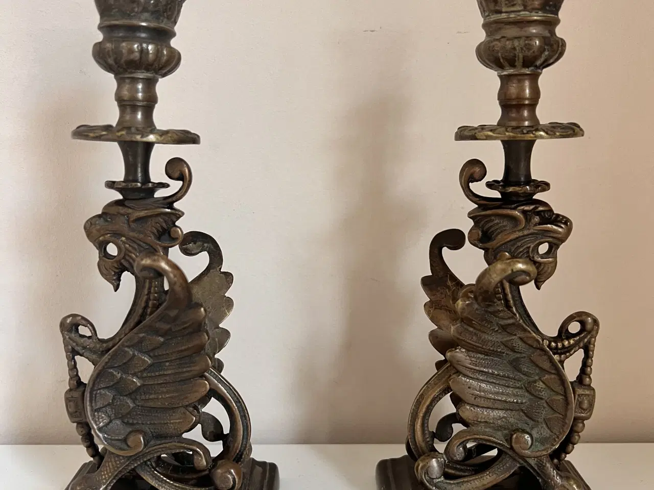 Billede 2 - Smukke gamle Griffin/drage messing stager 