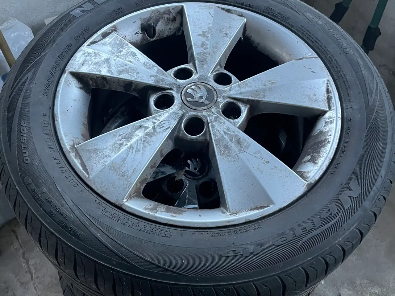 Billede 1 - 4 fælge med dæk