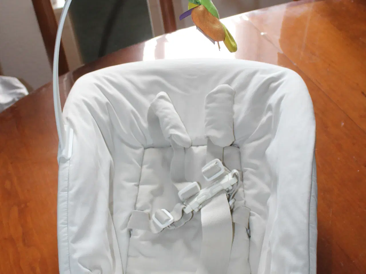 Billede 1 - Tripp Trapp® Newborn Set + Legetøjsbøjle + blomst