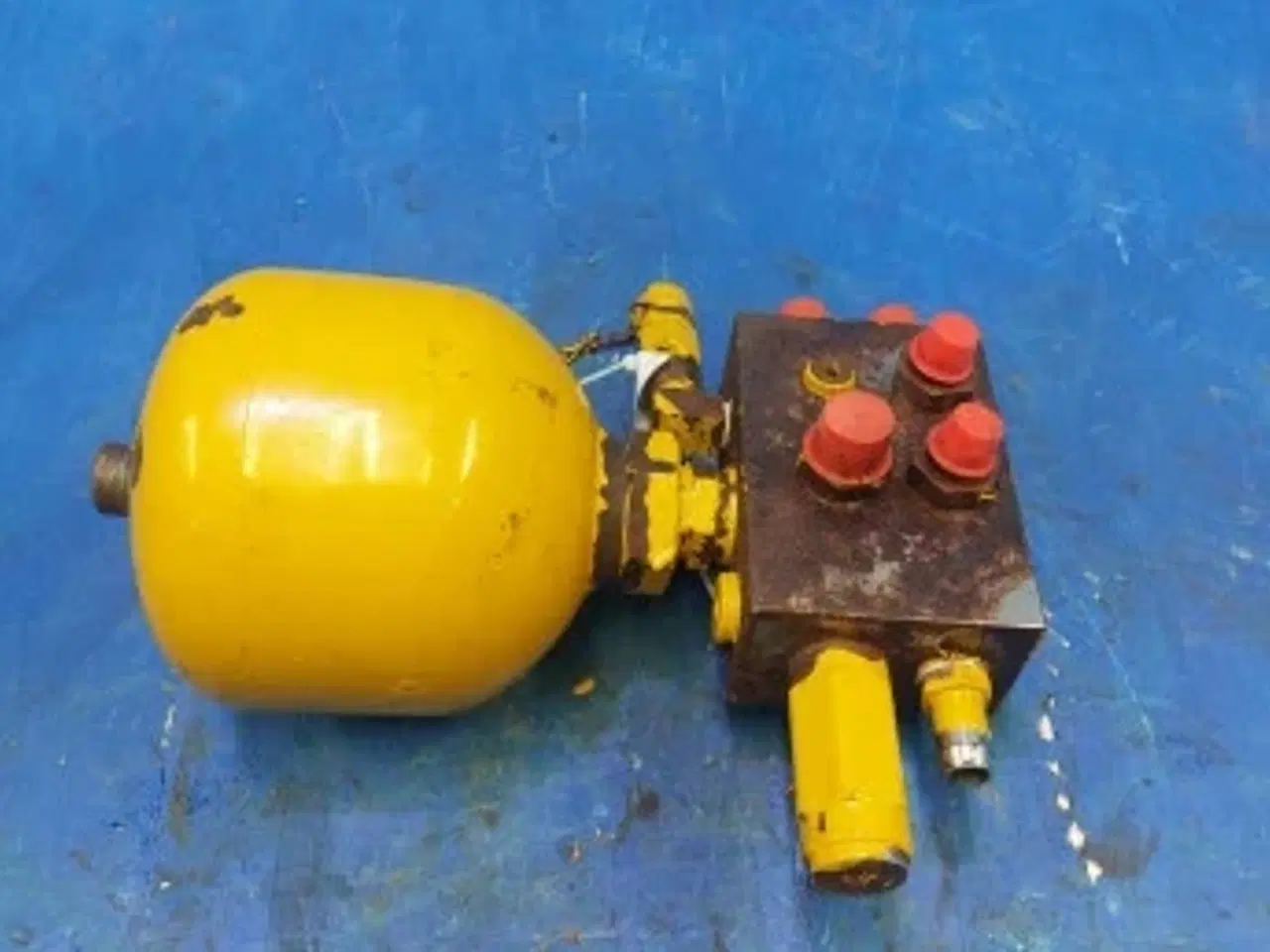 Billede 5 - Hydrema 906B Trykventil 243620