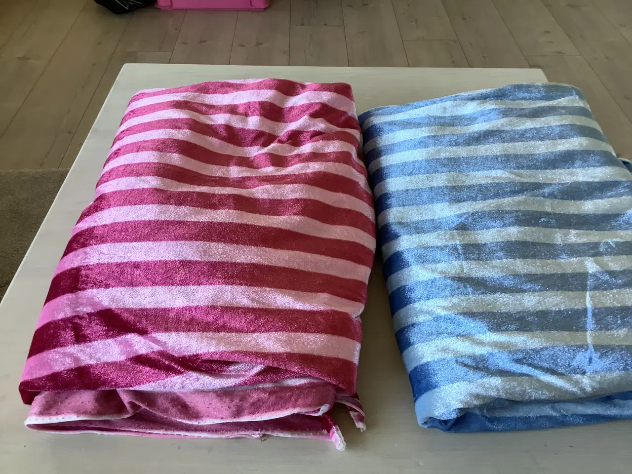 Billede 2 - Duge stribet rød og blå 
