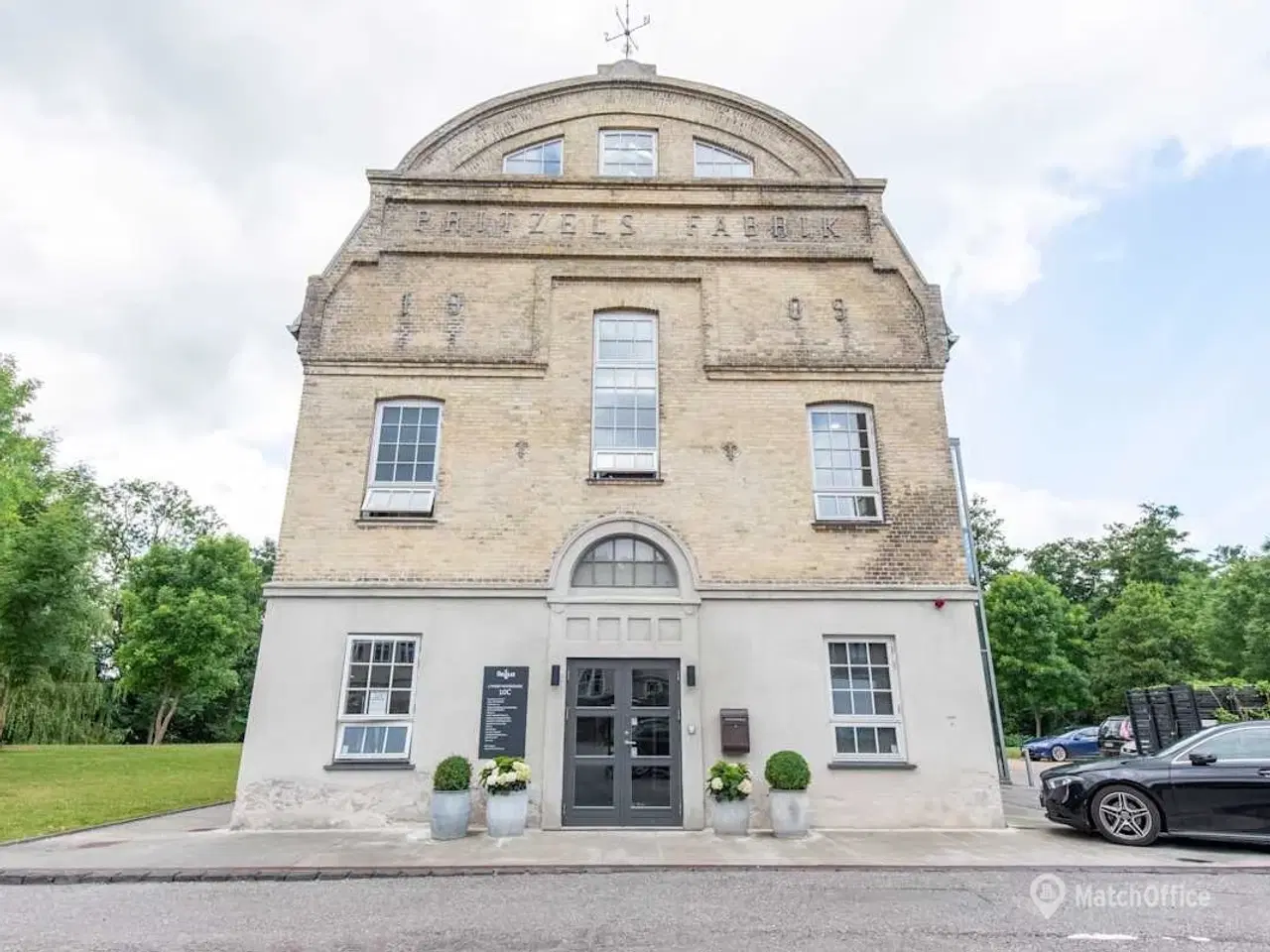 Billede 1 - Pragtfuld historisk arbejdsplads i et populært handelscentrum