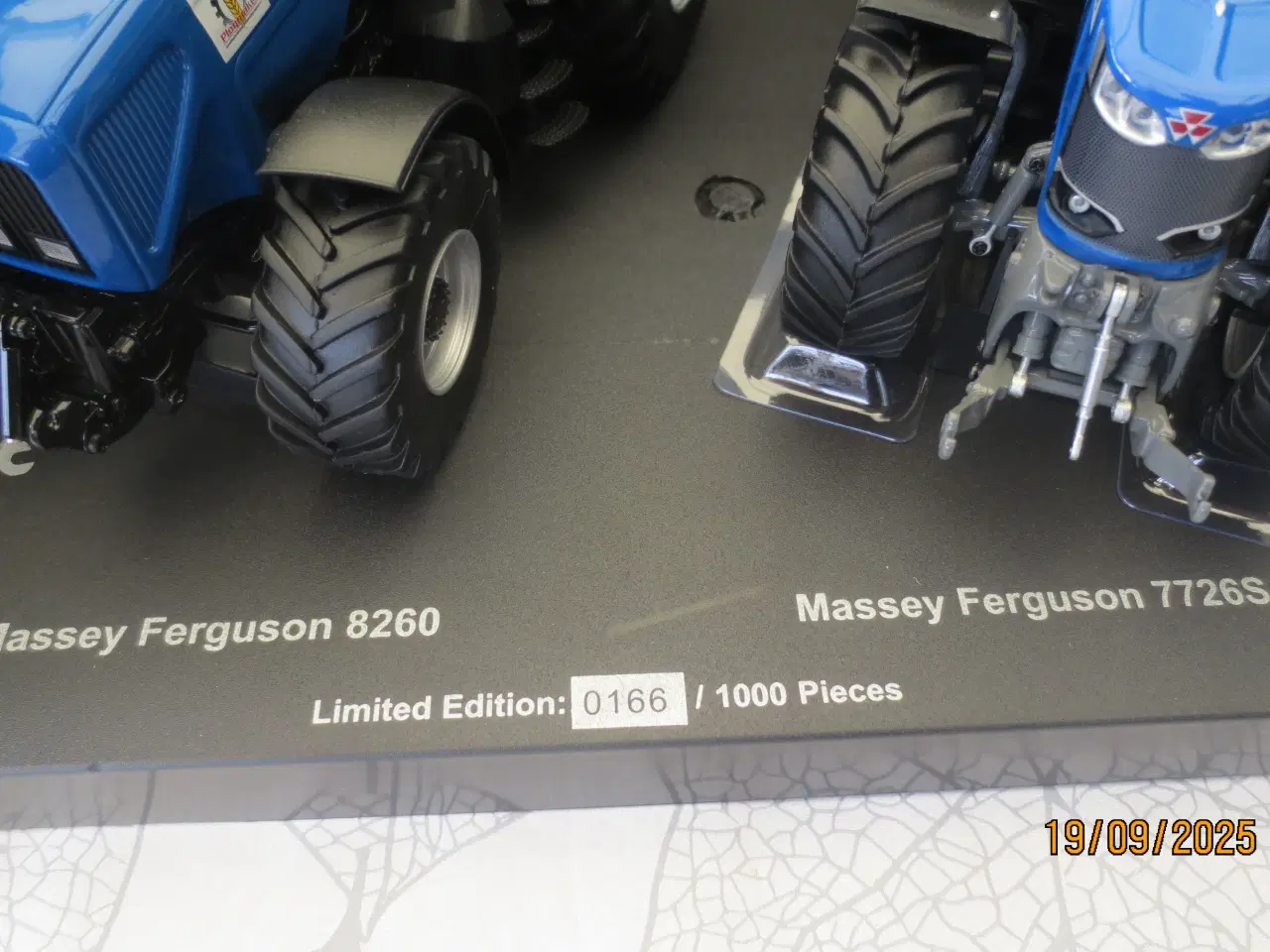 Billede 3 - 1 sæt Modeltraktorer Massey Ferguson 8260&7726S 