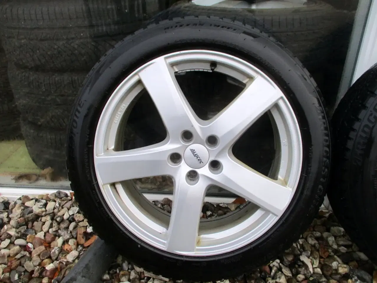 Billede 2 - 19" Alutec 5X108 ET45 Bridgestone 205/55/19" 97H