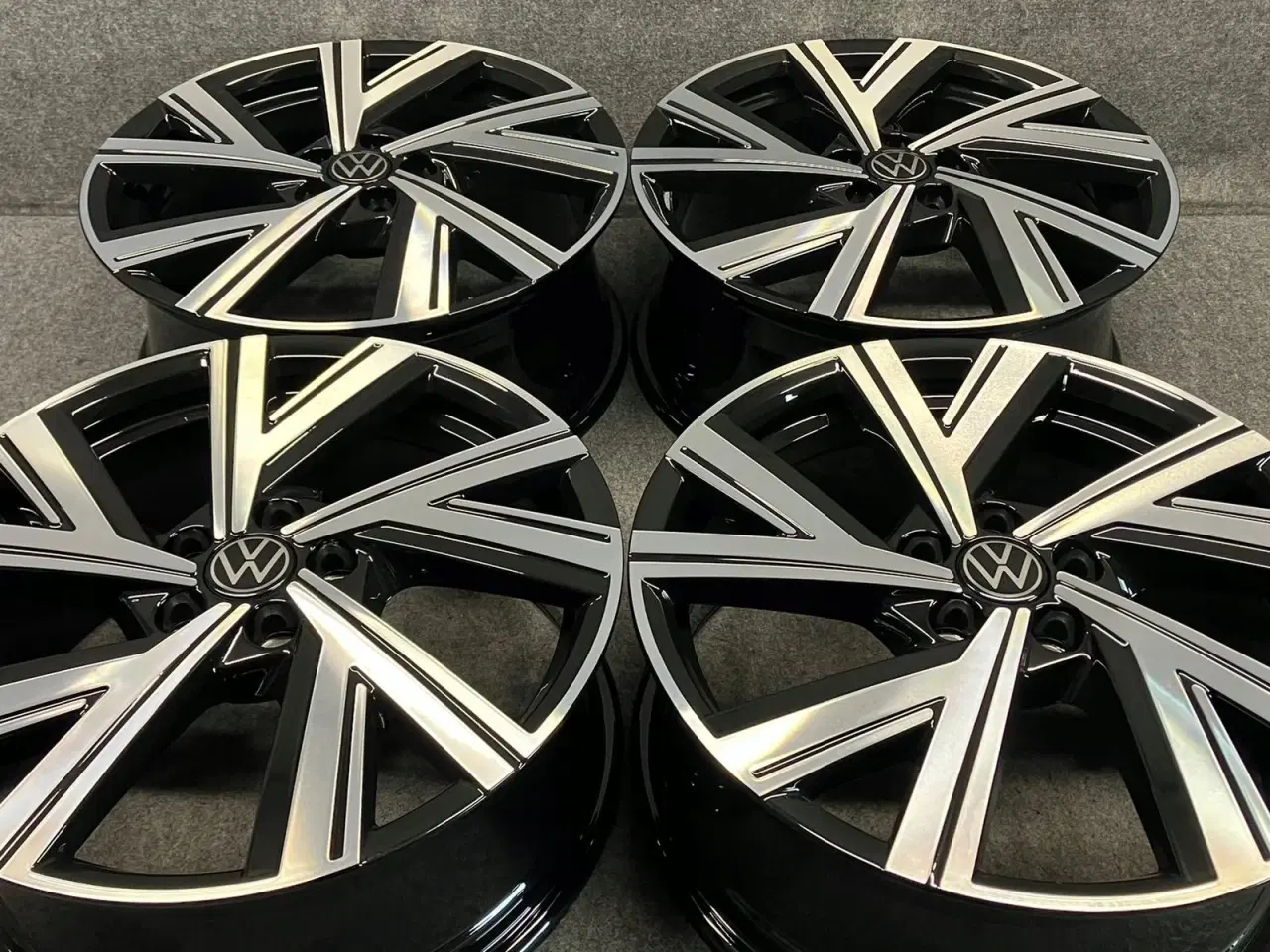 Billede 7 - ALUFÆLGE VW POLO BERGAMO 2G0 17"