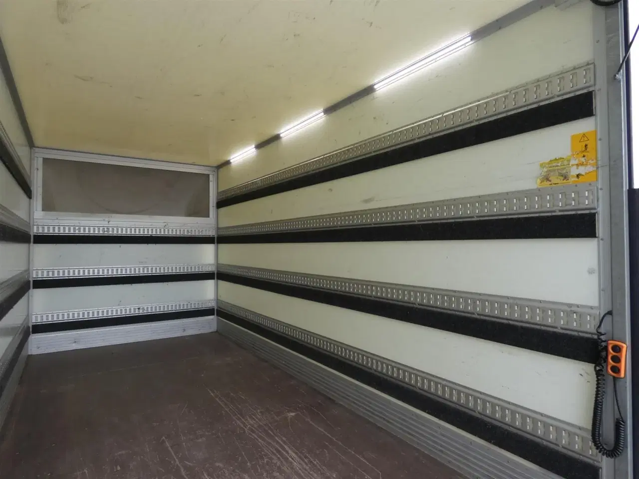 Billede 9 - Iveco Daily 35S18 4100mm 3,0 D 180HK Ladv./Chas. 8g Aut.