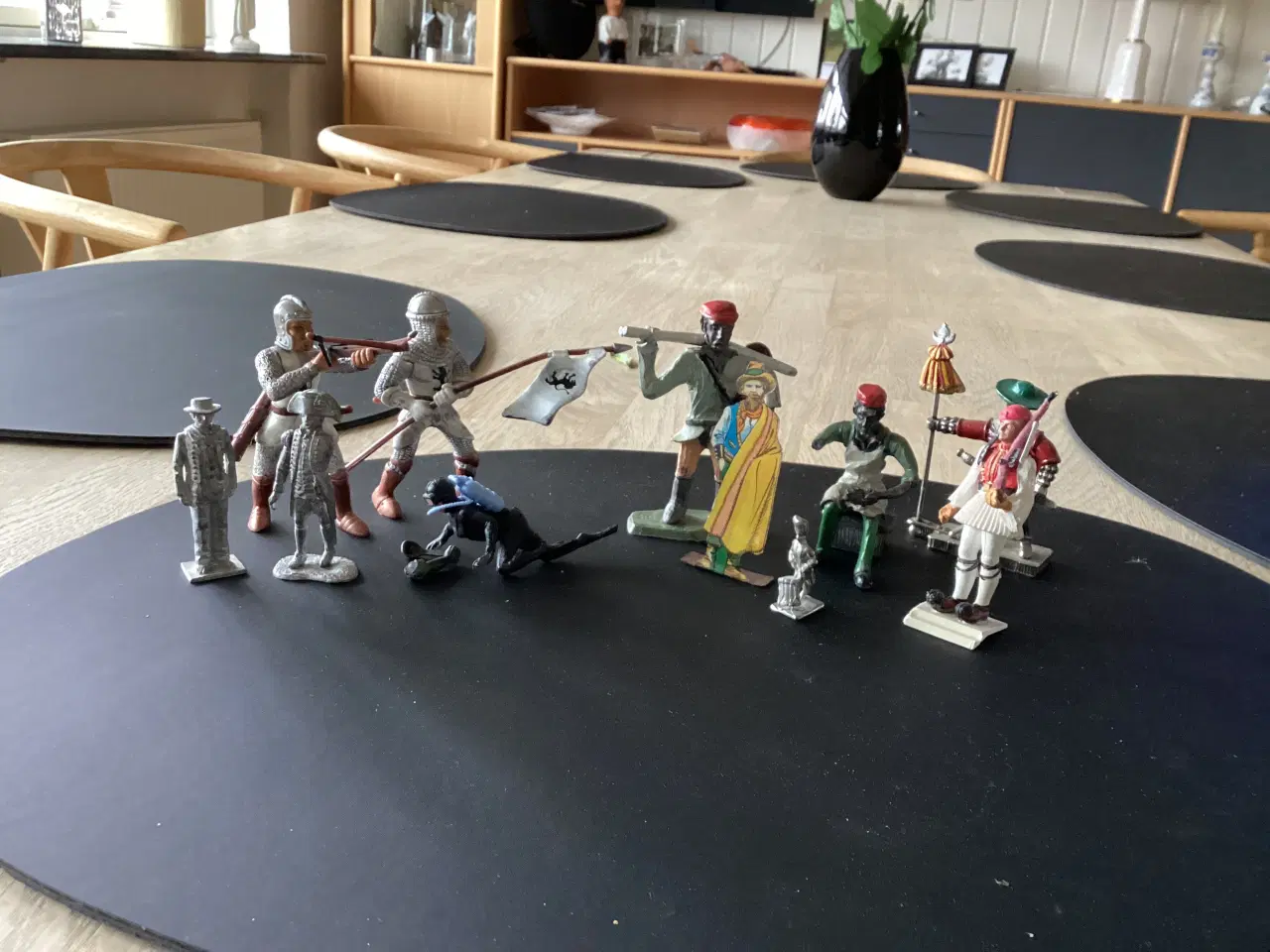 Billede 1 - Samtlige figurer 