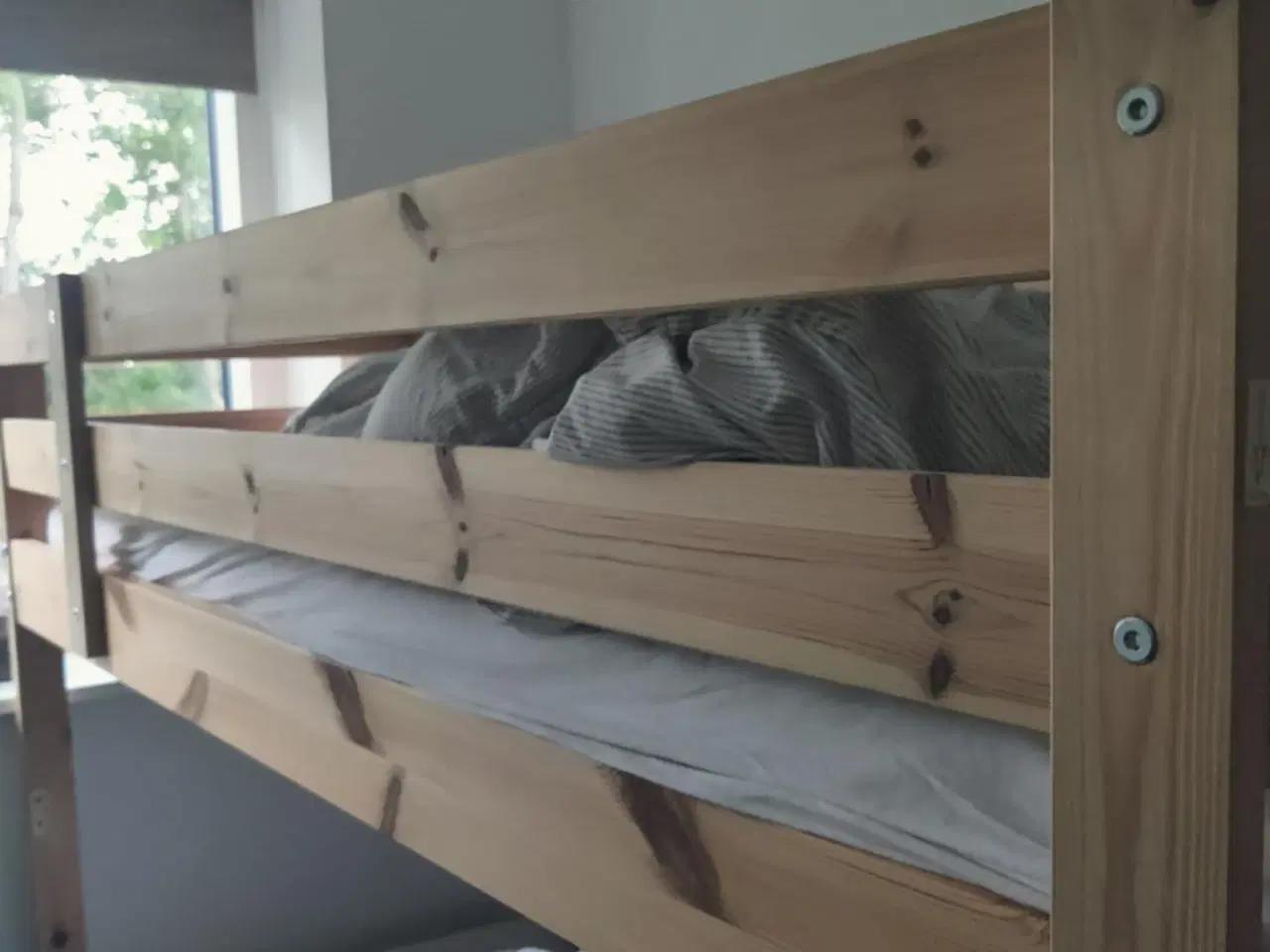 Billede 3 - IKEA Mydal køjeseng – solid og pladsbesparende løs