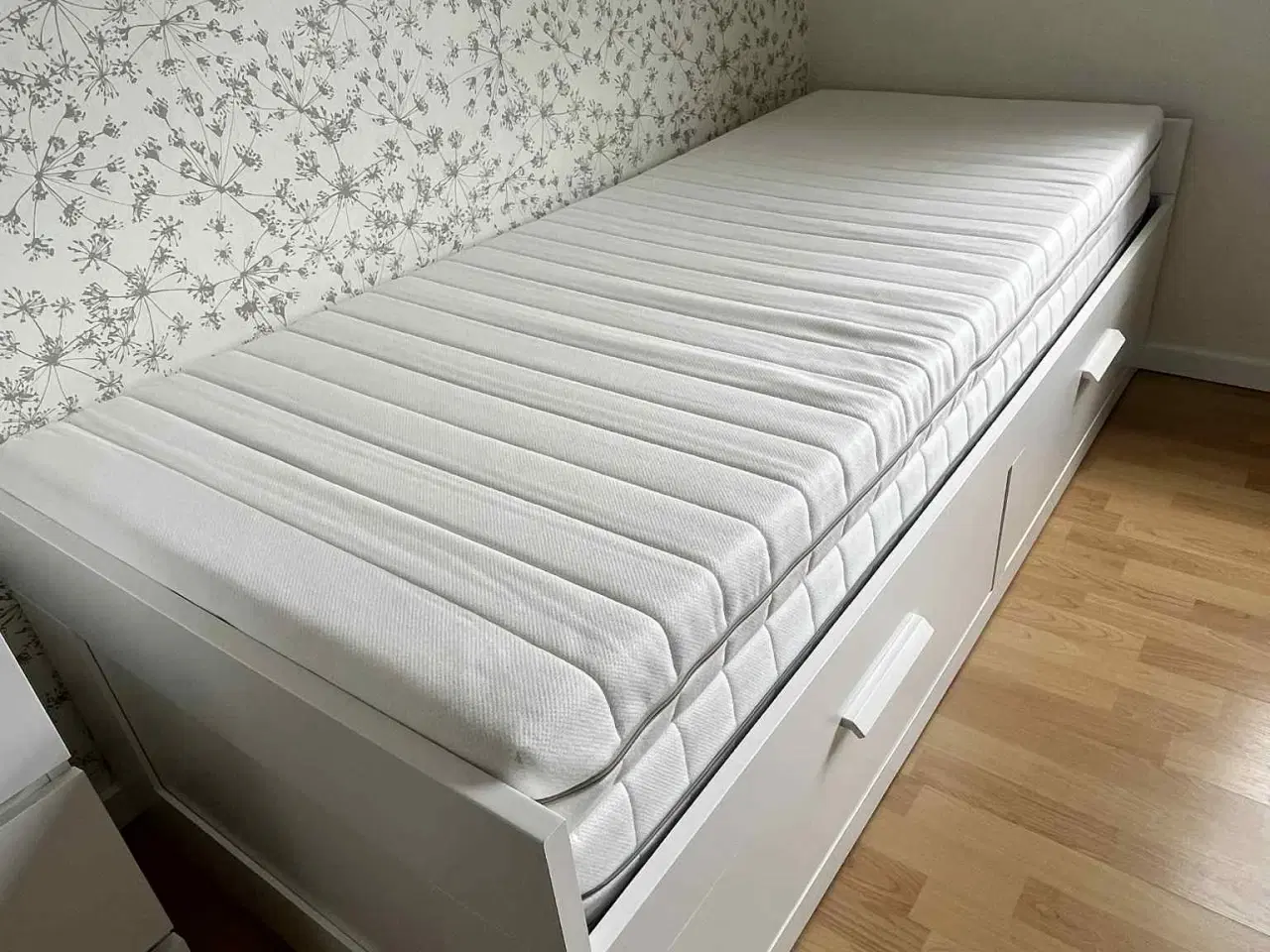 Billede 8 - Seng incl. madrasser 