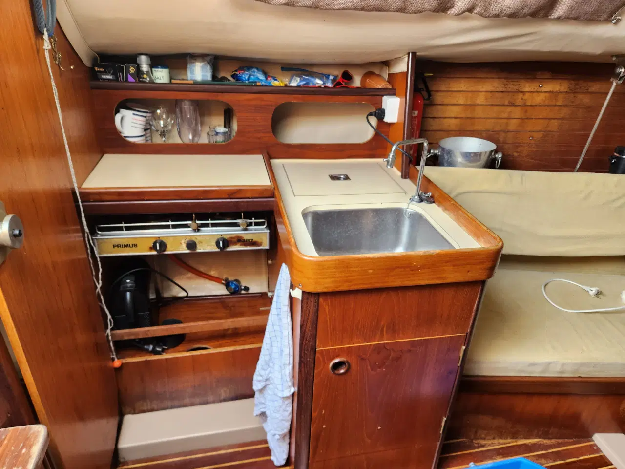 Billede 7 - Benetau first 26Billig ejlbåd med næsten ny motor.