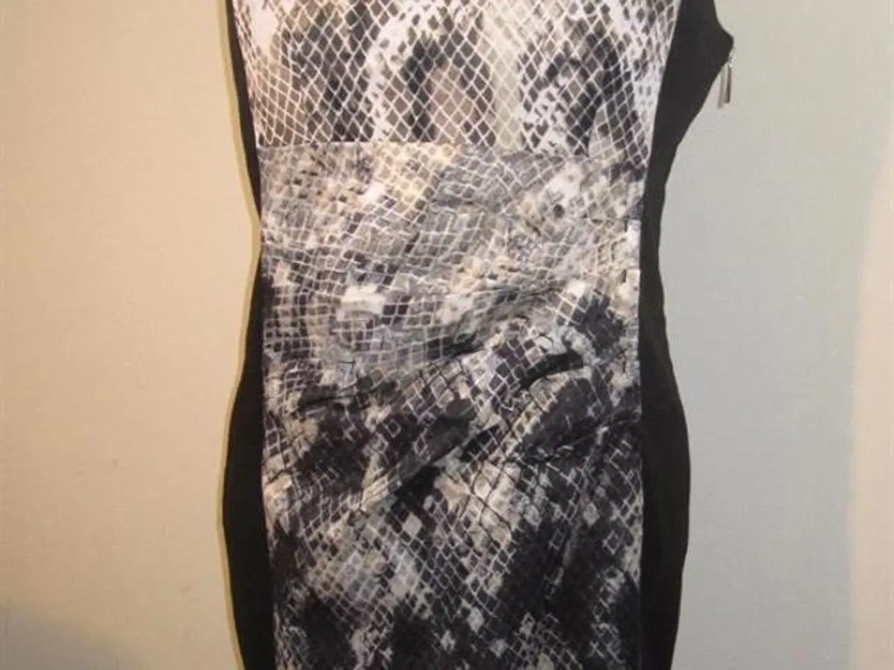 Billede 1 - Karen Millen, kjole, str 42