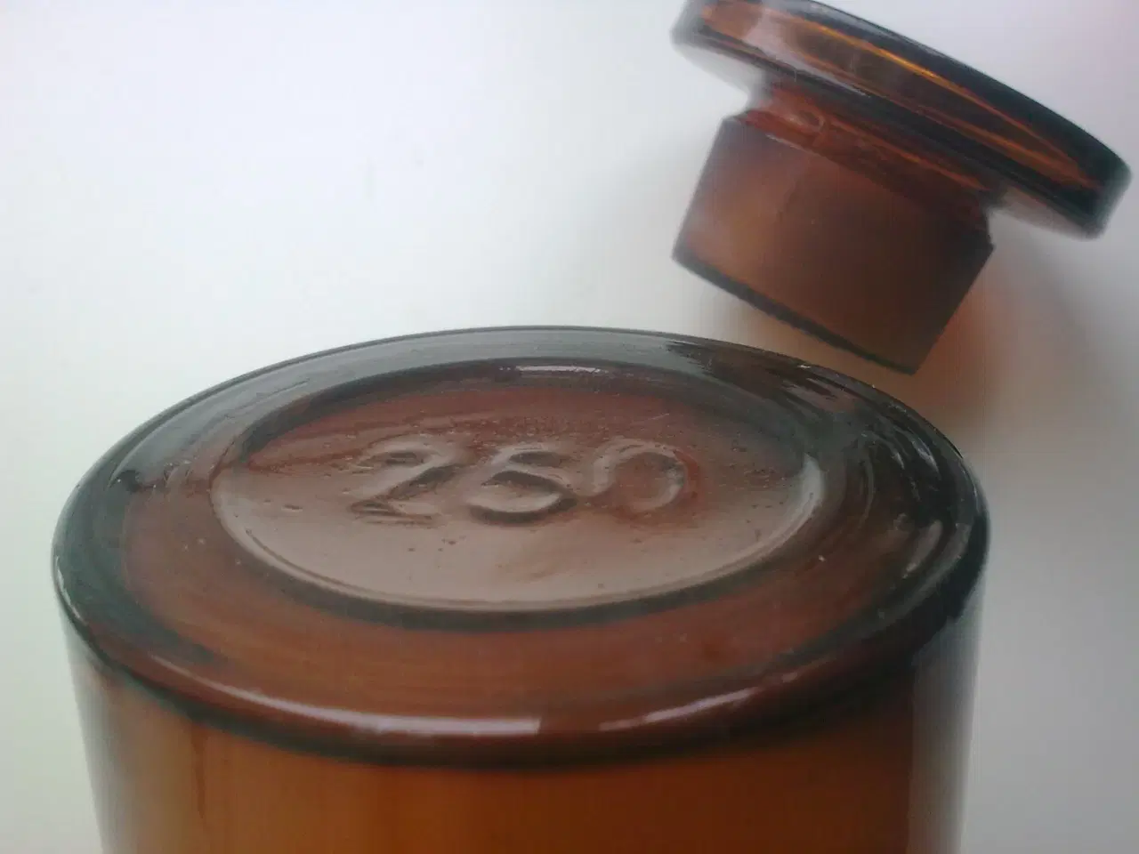 Billede 8 - Farvet glas udvalg af belgisk krukke & APOTEK glas