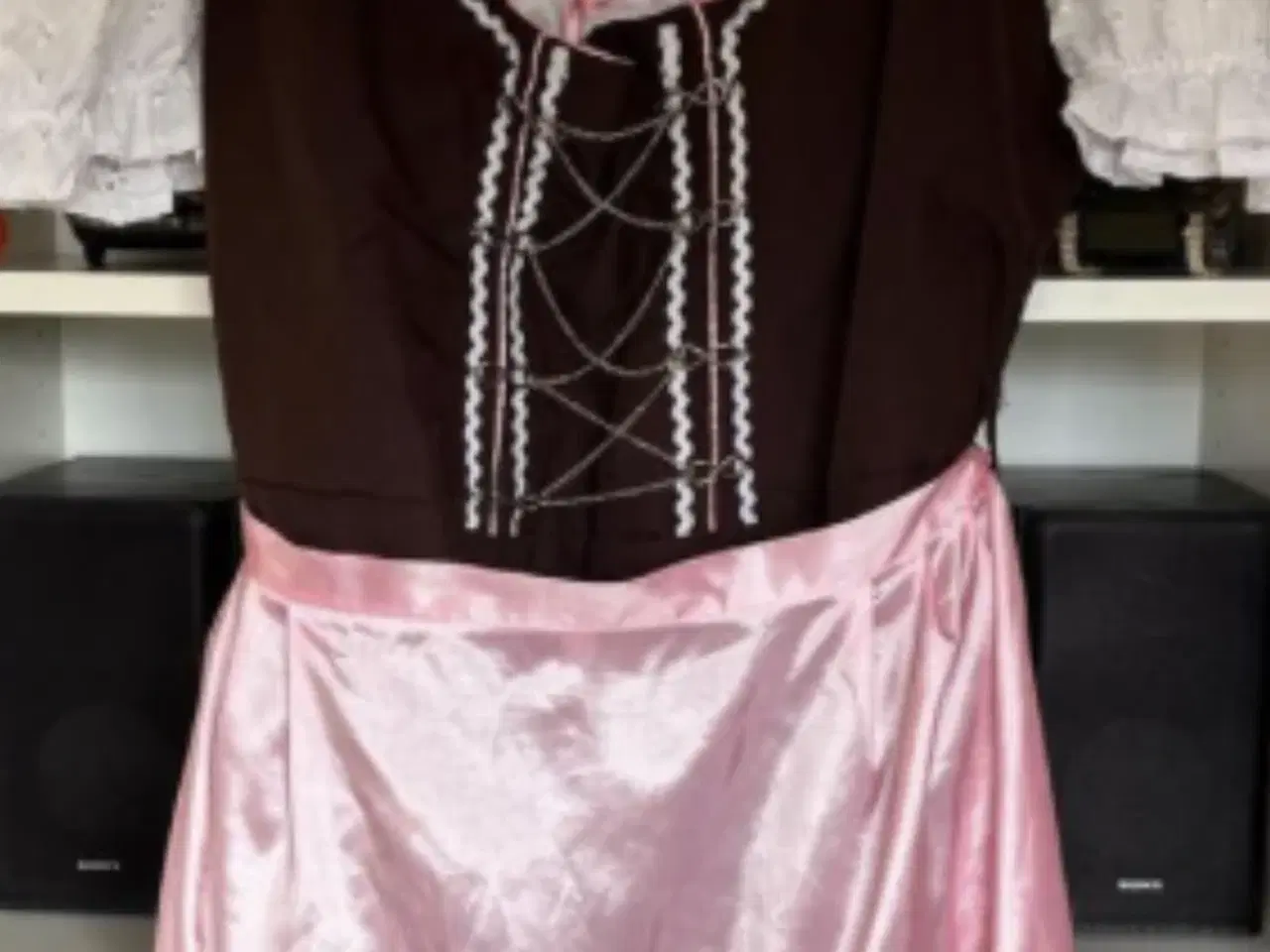 Billede 1 - Tyroler kjole 