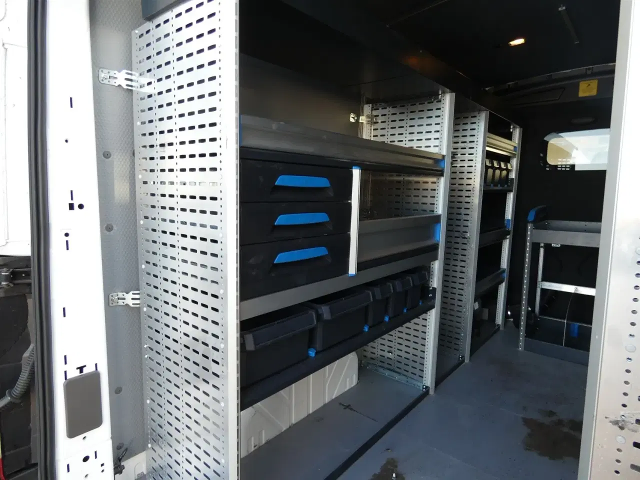 Billede 17 - Ford Transit 350 L2H2 2,0 TDCi Trend VÆRKSTEDSBIL 130HK Van Man.