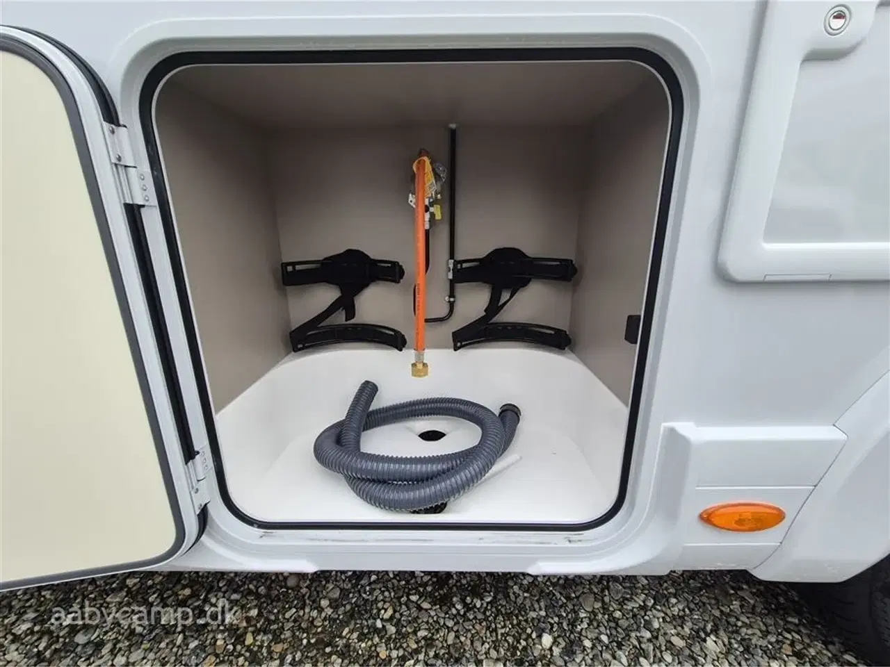 Billede 9 - 2026 - Euramobil Integra Line 720   Automatgear. Maxi Chassis 4400 Kg. 180 Hk. 90L Brændstoftank. Automatisk Klima. Lithium Batteri. Udendørs Bruser. Udvendigt Gasudtag.