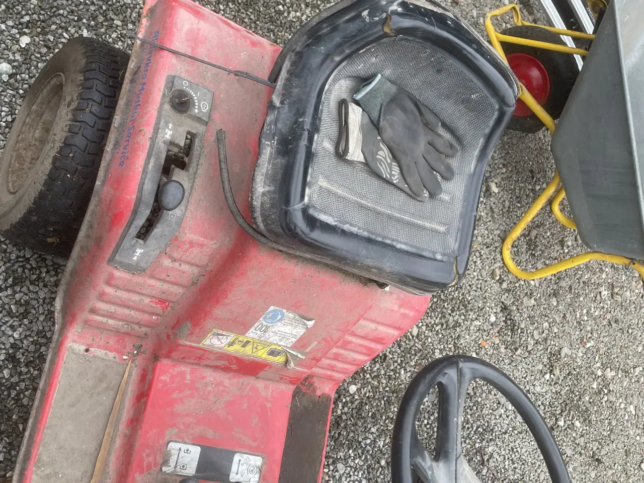 Billede 7 - Jonsered havetraktor LR11. Traktoren