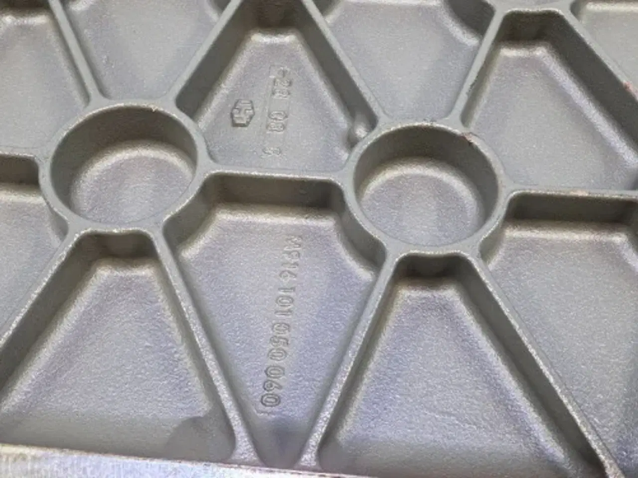 Billede 12 - Valtra S394    Dæksel   916101050060