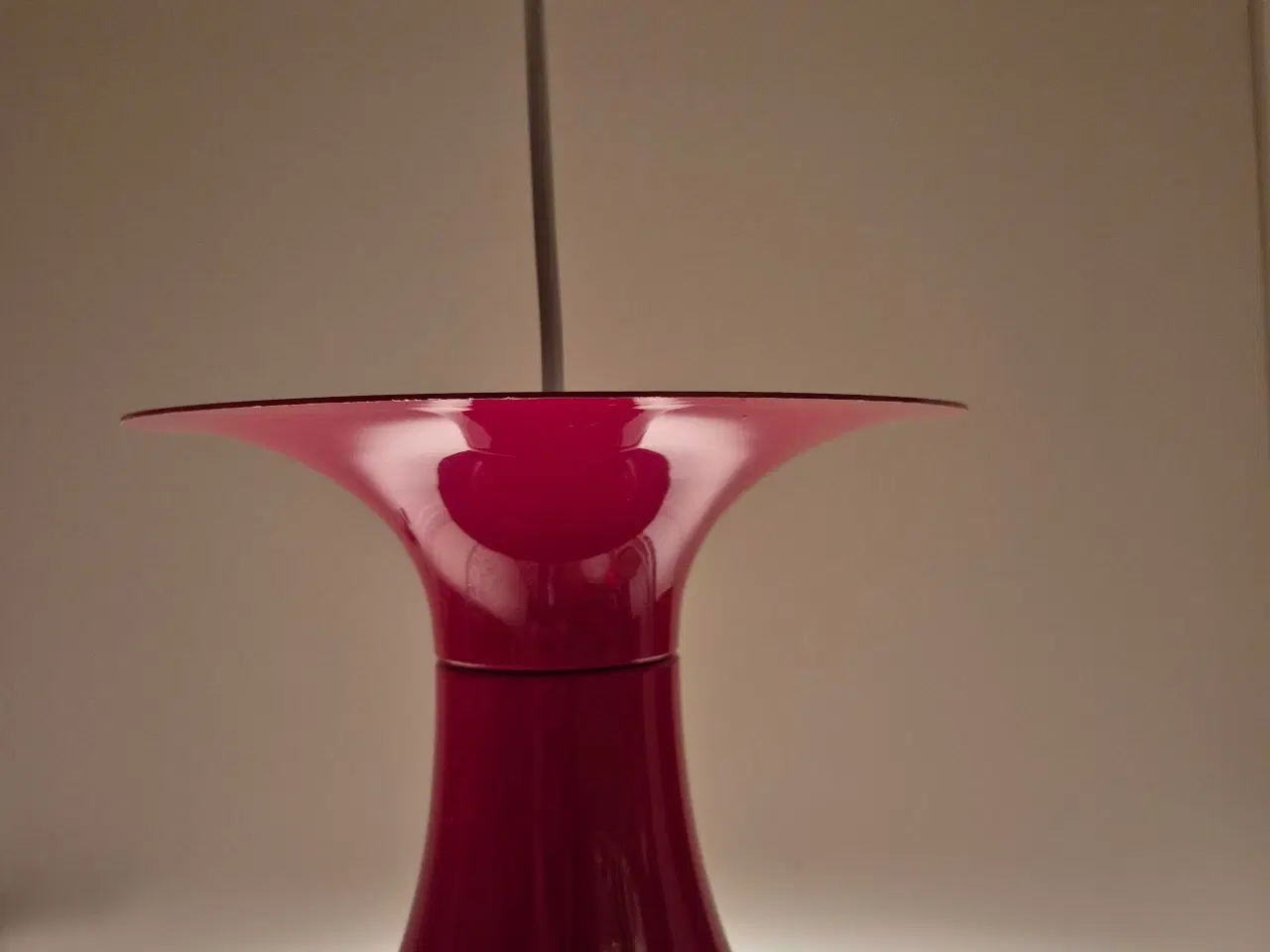 Billede 19 - Herlig rød trompetpendel