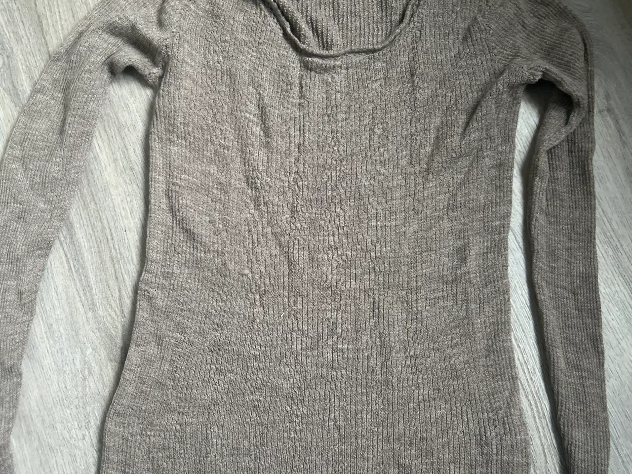 Billede 1 - FUB - uld bluse