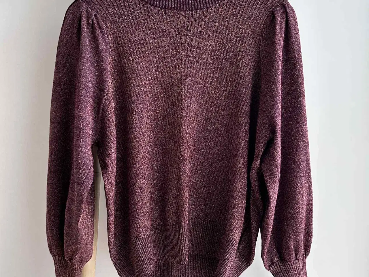 Billede 1 - Neo Noir bluse med pufærmer, str. M