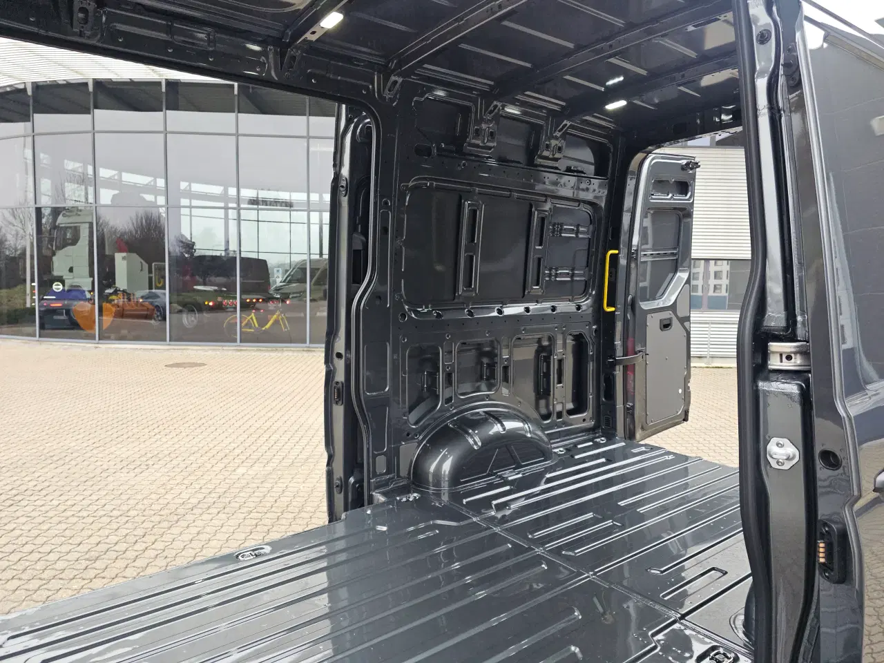 Billede 9 - MAN TGE 3.180 A8 L3H3 4X4, Kassevogn